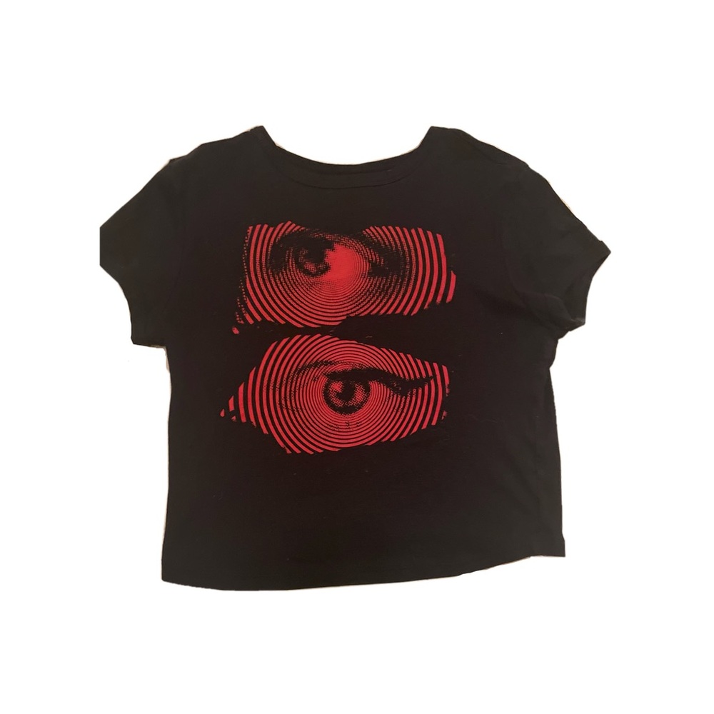 Graphic T-shirt<3